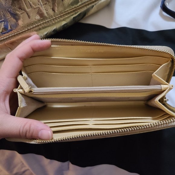 Mk Gold tote & wallet - Picture 2 of 3